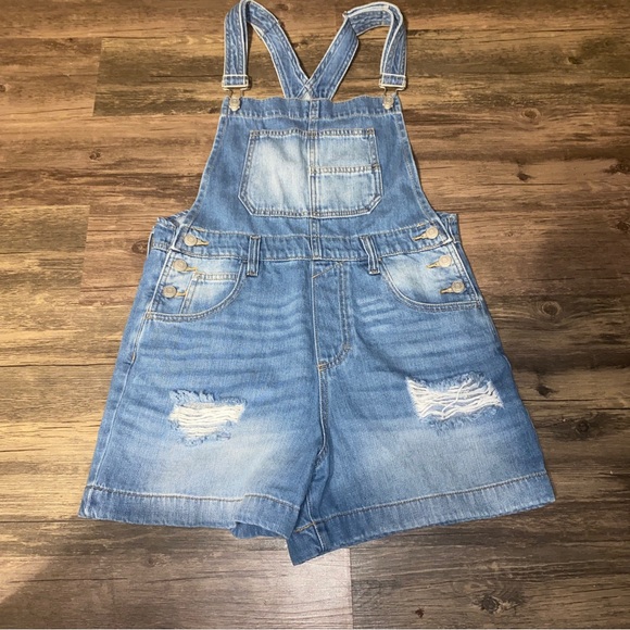 Zenana Distressed Denim Short Overalls Size Small - Picture 5 of 12